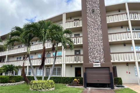 Copropriété à vendre à Deerfield Beach, Floride: 2 chambres, 91.32 m2 № 1233382 - photo 2