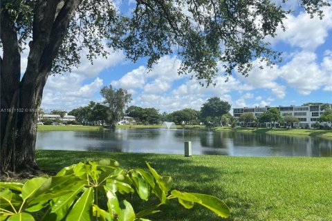 Condo in Deerfield Beach, Florida, 2 bedrooms  № 1233382 - photo 18