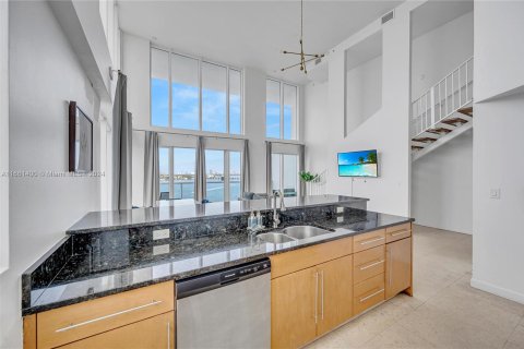 Condominio en alquiler en North Bay Village, Florida, 3 dormitorios, 195.84 m2 № 1368906 - foto 19