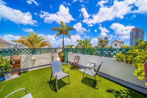 Copropriété à louer à Miami Beach, Floride: 2 chambres, 89.19 m2 № 1368907 - photo 30