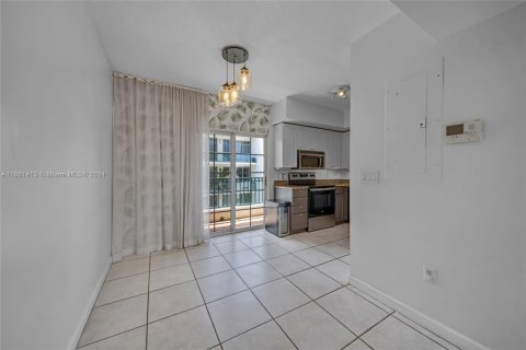 Condominio en alquiler en Miami Beach, Florida, 2 dormitorios, 89.19 m2 № 1368907 - foto 8