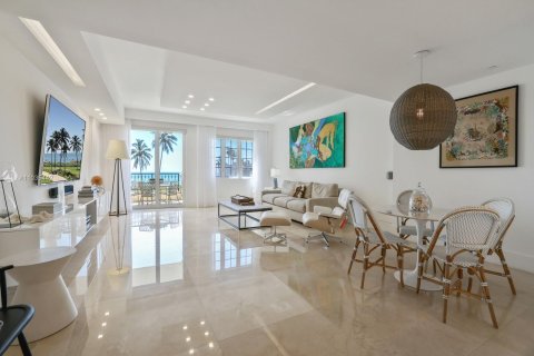 Condominio en alquiler en Miami Beach, Florida, 2 dormitorios, 174.19 m2 № 3891 - foto 4