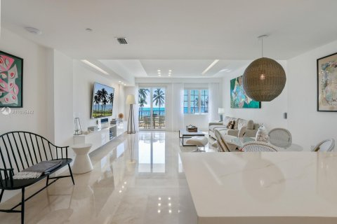 Copropriété à louer à Miami Beach, Floride: 2 chambres, 174.19 m2 № 3891 - photo 12