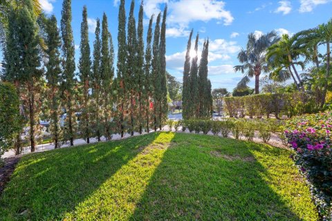 Villa ou maison à vendre à West Palm Beach, Floride: 4 chambres, 225.85 m2 № 976959 - photo 2