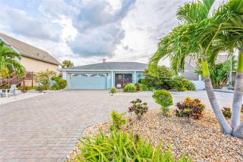 Casa en venta en New Port Richey, Florida, 3 dormitorios, 239.32 m2 № 1320840 - foto 12