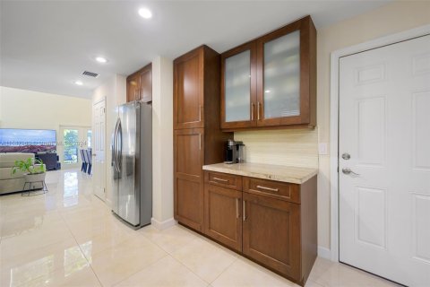 Casa en venta en Coral Springs, Florida, 3 dormitorios, 208.57 m2 № 1382962 - foto 14