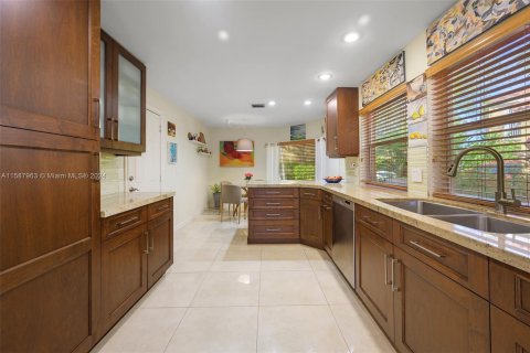 Casa en venta en Coral Springs, Florida, 3 dormitorios, 208.57 m2 № 1382962 - foto 16