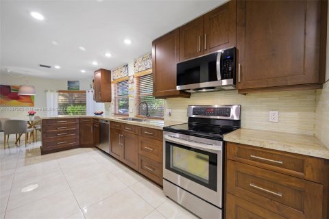 Casa en venta en Coral Springs, Florida, 3 dormitorios, 208.57 m2 № 1382962 - foto 12