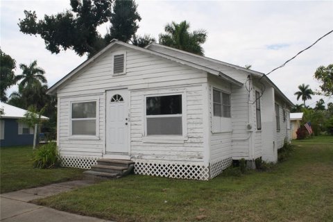 House in Punta Gorda, Florida 2 bedrooms, 98.1 sq.m. № 1366593 - photo 3