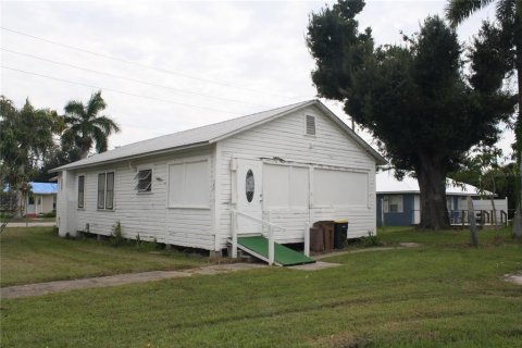 House in Punta Gorda, Florida 2 bedrooms, 98.1 sq.m. № 1366593 - photo 6