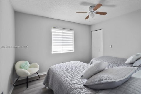 Condo in Greenacres, Florida, 2 bedrooms  № 1328524 - photo 14