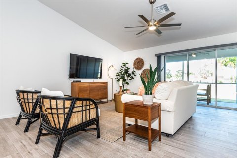 Appartement à louer à Punta Gorda, Floride: 3 chambres, 127.93 m2 № 215065 - photo 11