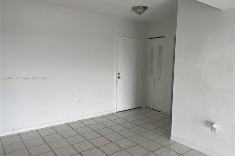 Condominio en venta en Lauderhill, Florida, 2 dormitorios, 90.3 m2 № 55806 - foto 12