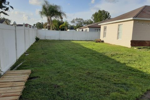 House in Kissimmee, Florida 4 bedrooms, 160.72 sq.m. № 872322 - photo 13