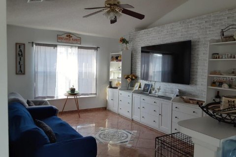 Villa ou maison à vendre à Kissimmee, Floride: 4 chambres, 160.72 m2 № 872322 - photo 17