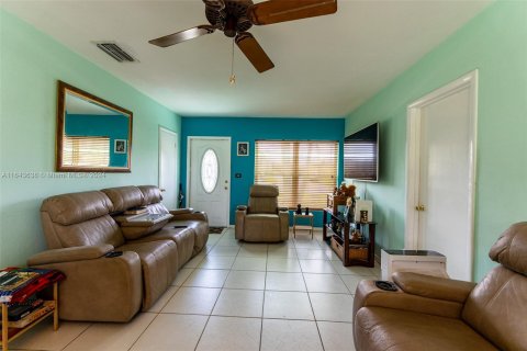 Villa ou maison à vendre à Miami Gardens, Floride: 3 chambres, 97.55 m2 № 1325441 - photo 16