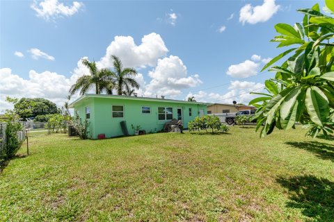 Villa ou maison à vendre à Miami Gardens, Floride: 3 chambres, 97.55 m2 № 1325441 - photo 12