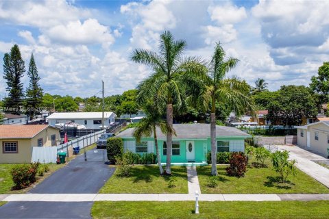 Casa en venta en Miami Gardens, Florida, 3 dormitorios, 97.55 m2 № 1325441 - foto 6