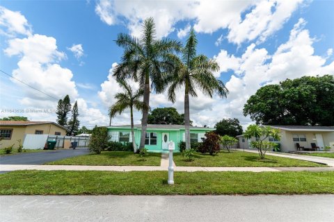 Villa ou maison à vendre à Miami Gardens, Floride: 3 chambres, 97.55 m2 № 1325441 - photo 8