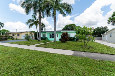 Villa ou maison à vendre à Miami Gardens, Floride: 3 chambres, 97.55 m2 № 1325441 - photo 7