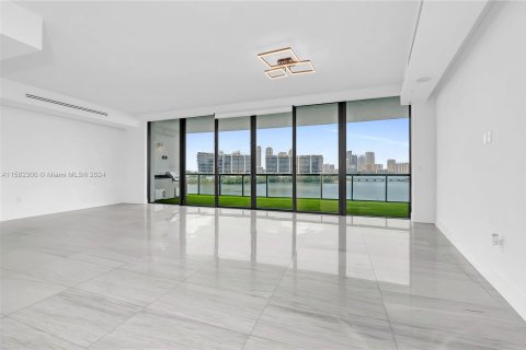 Condominio en venta en Aventura, Florida, 3 dormitorios, 275.18 m2 № 1168165 - foto 11