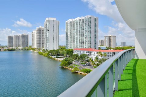 Condominio en venta en Aventura, Florida, 3 dormitorios, 275.18 m2 № 1168165 - foto 15