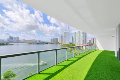 Condo in Aventura, Florida, 3 bedrooms  № 1168165 - photo 16