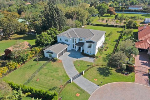 Villa ou maison à vendre à Southwest Ranches, Floride: 6 chambres, 768.49 m2 № 1168167 - photo 1