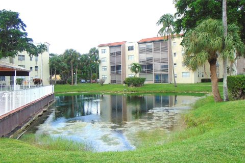 Copropriété à vendre à North Lauderdale, Floride: 2 chambres, 92.9 m2 № 1380197 - photo 1