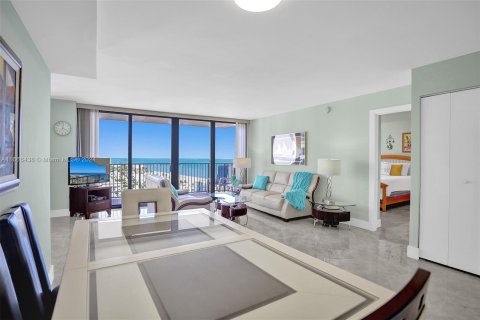 Condo in Hollywood, Florida, 2 bedrooms  № 1380198 - photo 4