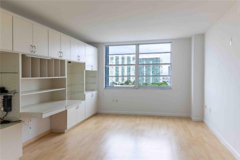 Condo in Aventura, Florida, 3 bedrooms  № 1224606 - photo 22