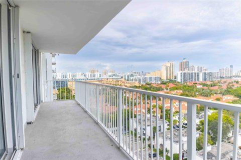 Condo in Aventura, Florida, 3 bedrooms  № 1224606 - photo 14