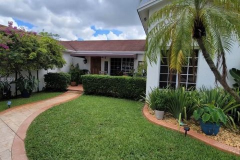 Villa ou maison à vendre à Hialeah, Floride: 3 chambres, 116.5 m2 № 784476 - photo 2