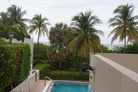 Copropriété à vendre à Miami Beach, Floride: 2 chambres, 96.06 m2 № 1367460 - photo 4