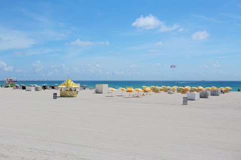 Copropriété à vendre à Miami Beach, Floride: 2 chambres, 96.06 m2 № 1367460 - photo 22