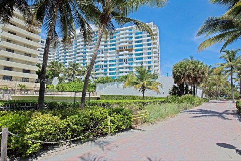 Copropriété à vendre à Miami Beach, Floride: 2 chambres, 96.06 m2 № 1367460 - photo 21