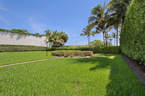 Copropriété à vendre à Miami Beach, Floride: 2 chambres, 96.06 m2 № 1367460 - photo 18