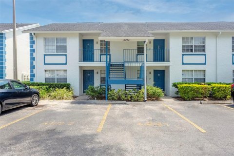 Condo in Tampa, Florida, 2 bedrooms  № 1428685 - photo 1