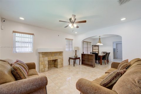 Casa en venta en Miami, Florida, 2 dormitorios, 97.92 m2 № 1393482 - foto 30