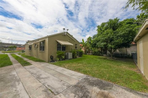 Casa en venta en Miami, Florida, 2 dormitorios, 97.92 m2 № 1393482 - foto 2