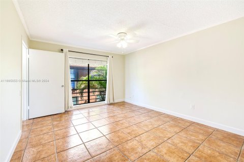 Condo in Miami, Florida, 2 bedrooms  № 1393511 - photo 15