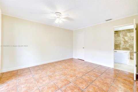 Condo in Miami, Florida, 2 bedrooms  № 1393511 - photo 16