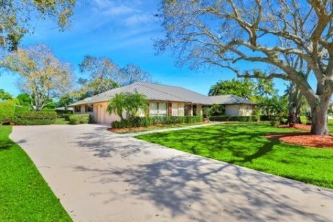 House in Tequesta, Florida 3 bedrooms, 238.39 sq.m. № 1005235 - photo 30