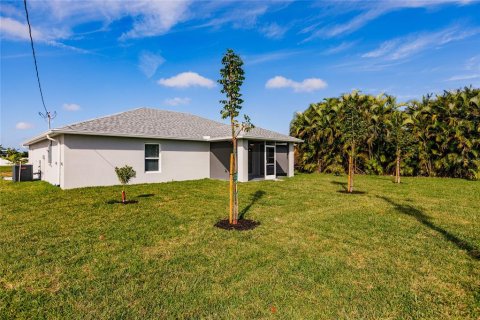 Casa en venta en Cape Coral, Florida, 4 dormitorios, 168.06 m2 № 1335173 - foto 19