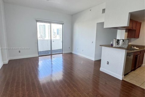 Condominio en venta en Miami, Florida, 2 dormitorios, 88.26 m2 № 1428174 - foto 2