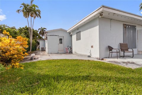 Villa ou maison à vendre à North Bay Village, Floride: 5 chambres, 242.75 m2 № 1004439 - photo 18