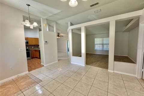 Villa ou maison à vendre à Kissimmee, Floride: 3 chambres, 147.44 m2 № 1312424 - photo 5