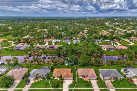 Villa ou maison à vendre à North Port, Floride: 2 chambres, 157.38 m2 № 1298870 - photo 2