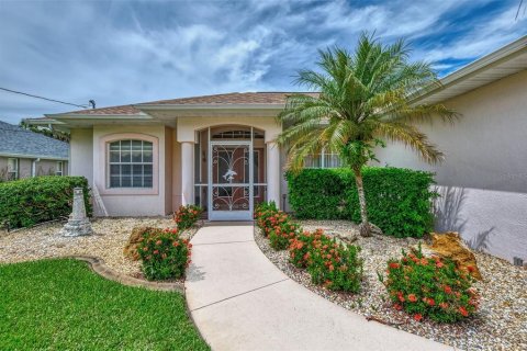 Villa ou maison à vendre à North Port, Floride: 2 chambres, 157.38 m2 № 1298870 - photo 5