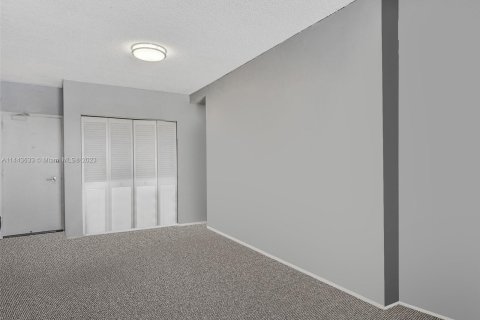 Copropriété à vendre à Sunny Isles Beach, Floride: 1 chambre, 70.79 m2 № 691496 - photo 6